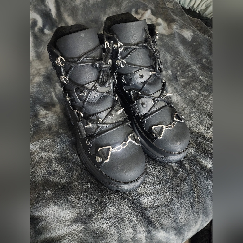 Disturbia Venus Boot